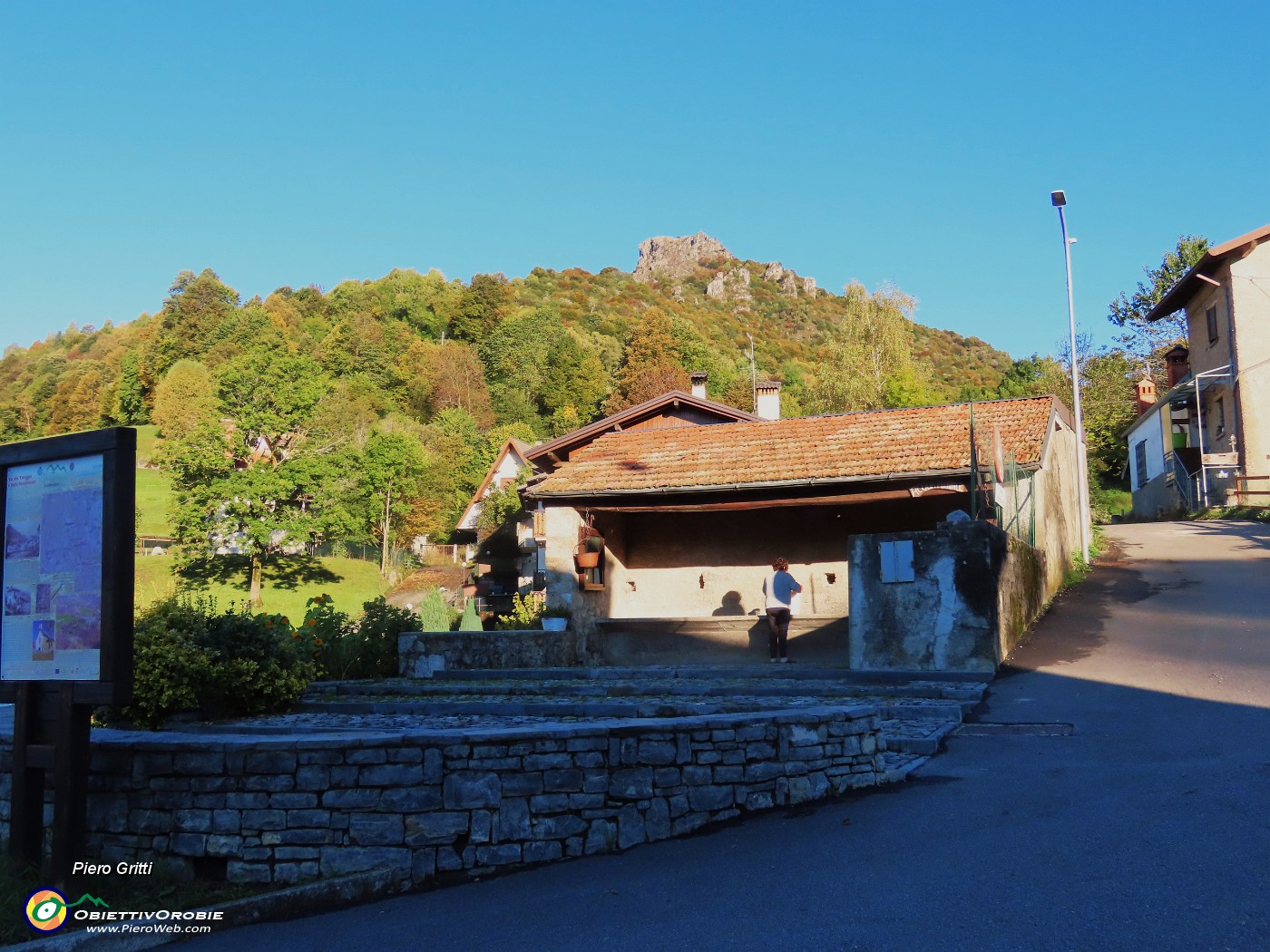 07  Da Reggetto (850 m) parto per il Corno Zuccone (1458 m).JPG